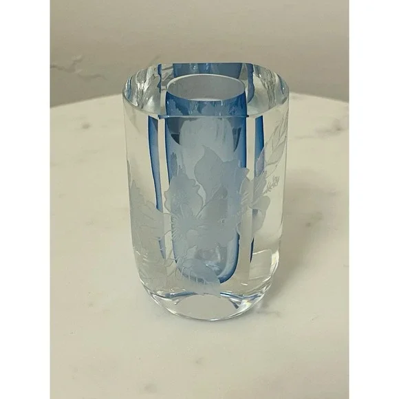 Vintage Perry Coyle Etched Glass Ice‎ Blue Floral Vase Signed - Picture 3 of 13